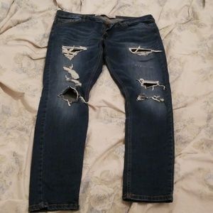 Patched hole jeggings